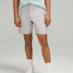 lululemon Commission Classic Fit  Shorts 7”